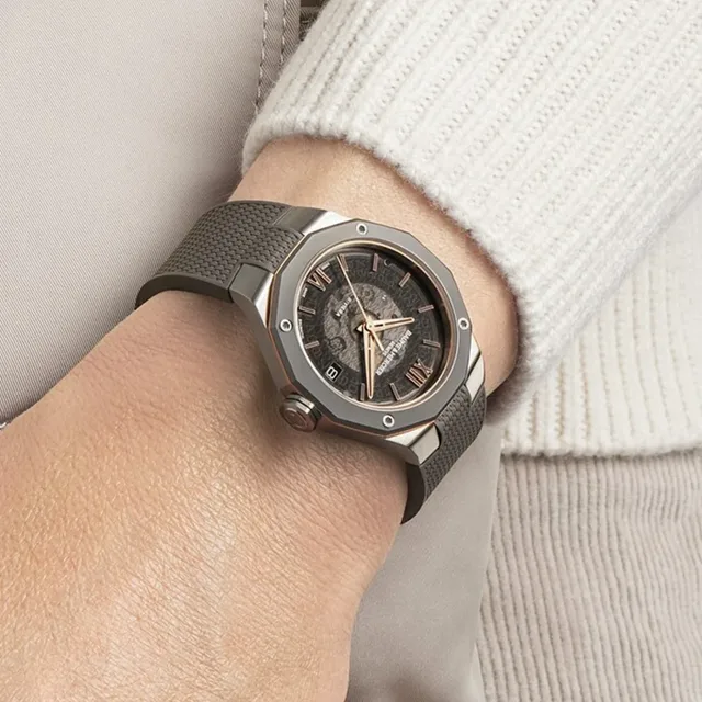 Baume-Mercier-Riviera-10720-wrist-1