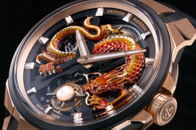 Original-JPG-PHOTO-BLAST-TOURBILLON-DRAGON-4-1