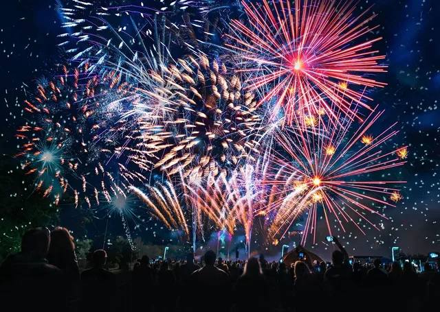 People-fireworks