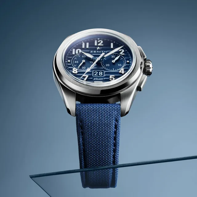 2-STILL-1_Pilot-Big-Date-Flyback-Steel_03.4000.3652.51.I003_4x5-scaled
