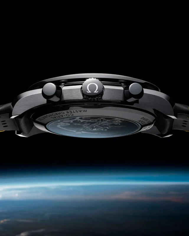 9.-OMEGA_Speedmaster_DarkSideoftheMoon_Apollo8_310.92.44.50.01.001