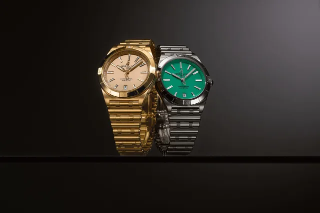 12_Breitling_Chronomat_Automatic_36_Victoria_Beckham_Ref_K103801A1A1K1__A103801A1L1A1_left_to_right_RGB