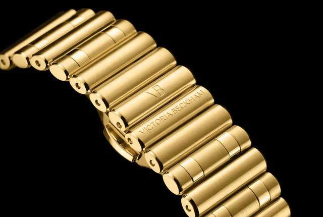 26_Breitling_Chronomat_Automatic_36_Victoria_Beckham_bracelet_18_k_yellow_gold_RGB
