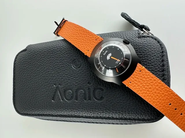 Aonic on case