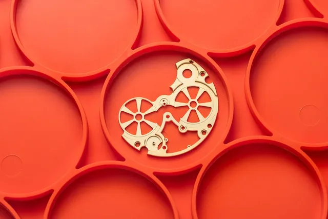 Chronode-shot-of-movement-component-in-tray