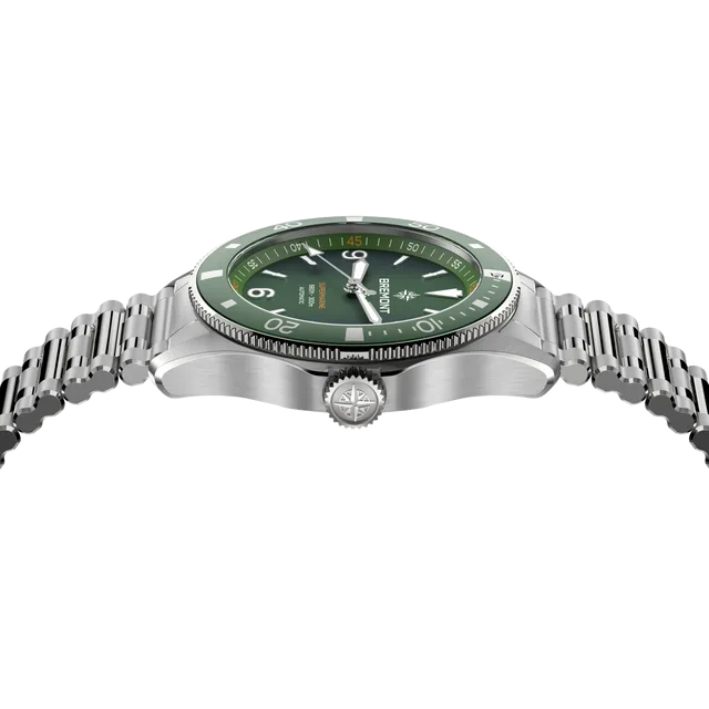 Bremont_300_GN_BR_Profile