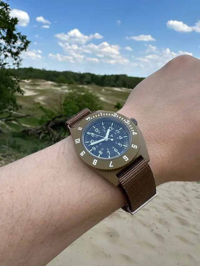 Marathon Desert Tan Pilot's Navigator 3