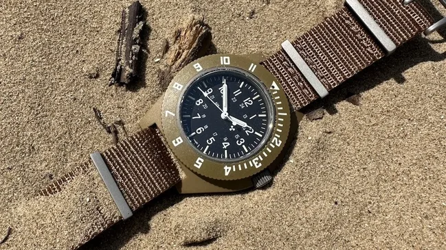 Square Marathon-Desert-Tan-Pilots-Navigator-1