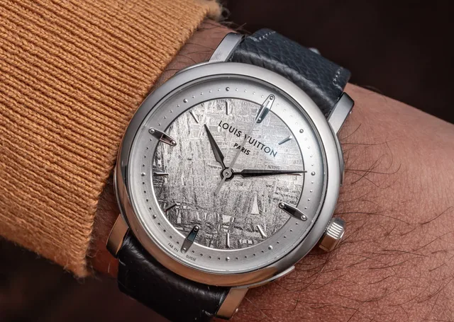 Louis Vuitton escale