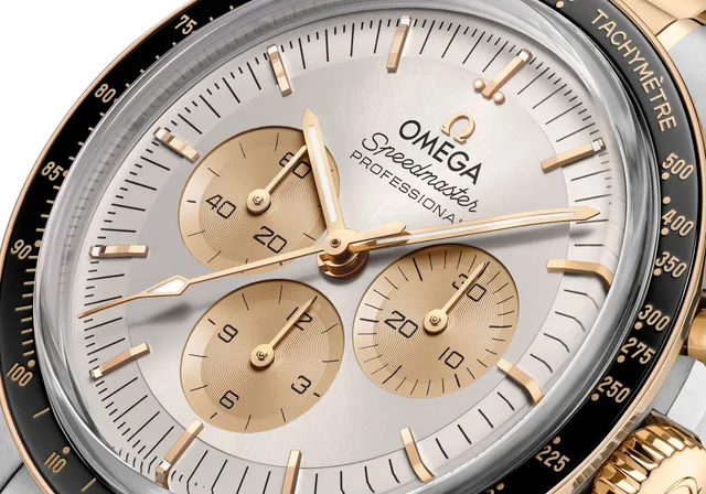 OMEGA_Speedmaster_310.20.42.50.02.001_SP_Packshot_CloseUp-dial_RGB