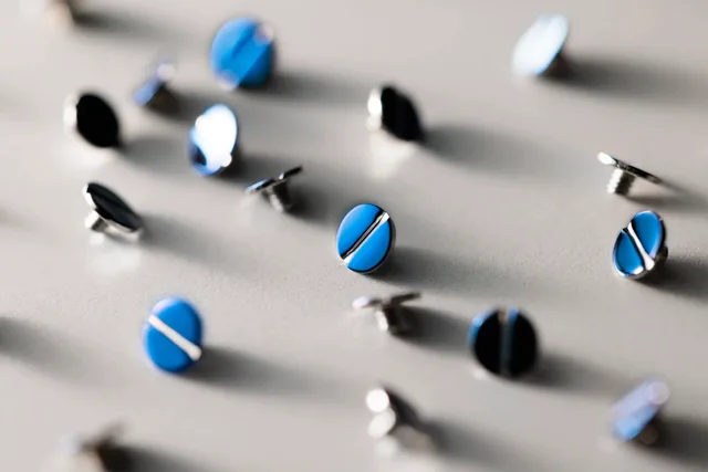 blue_screw_02_re2