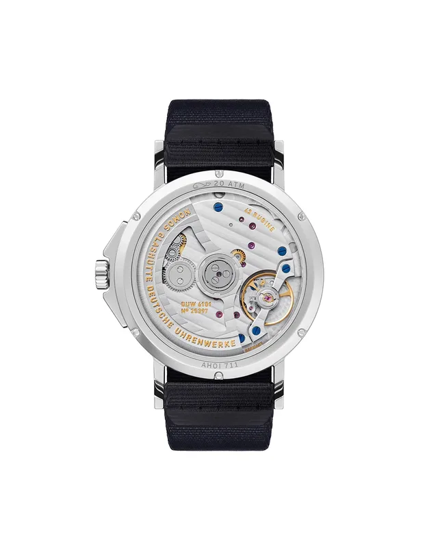 WT_02a_NOMOSGlashuette_518_528_Ahoi_neomatik_38_date_Atlantic_1080x1350px