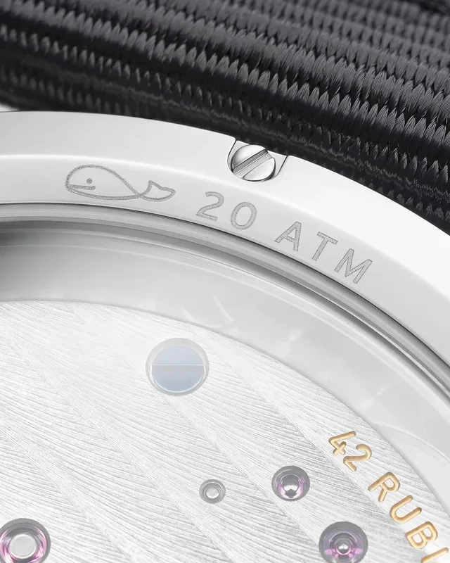 WT_07_NOMOSGlashuette_518_528_Ahoi_neomatik_38_date_Atlantic_1080x1350px