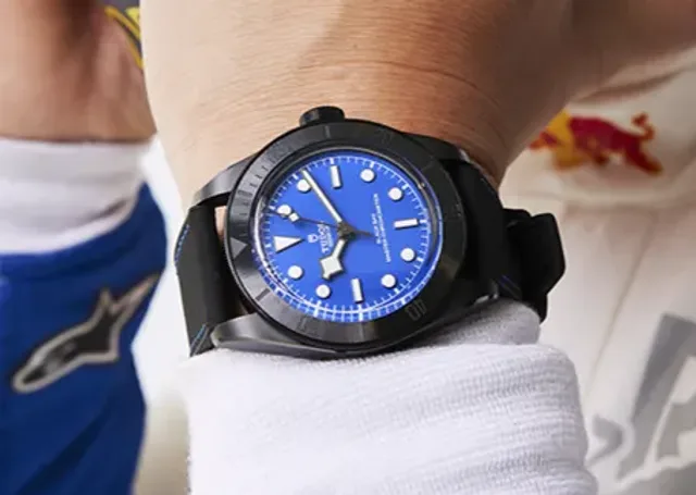 WT_TUDOR_Partnership_Yuki-Tsunoda_Black-Bay-Ceramic_Blue_-1