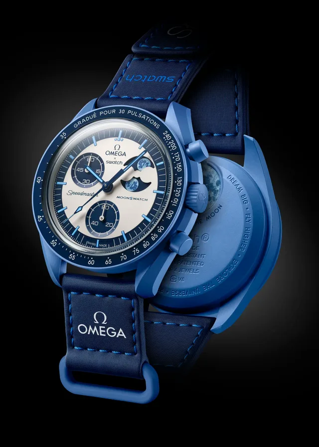 sc01_24_super_blue_moonphase_double_expo