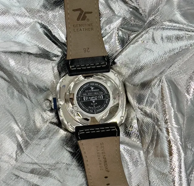 SevenFriday ME Blue caseback