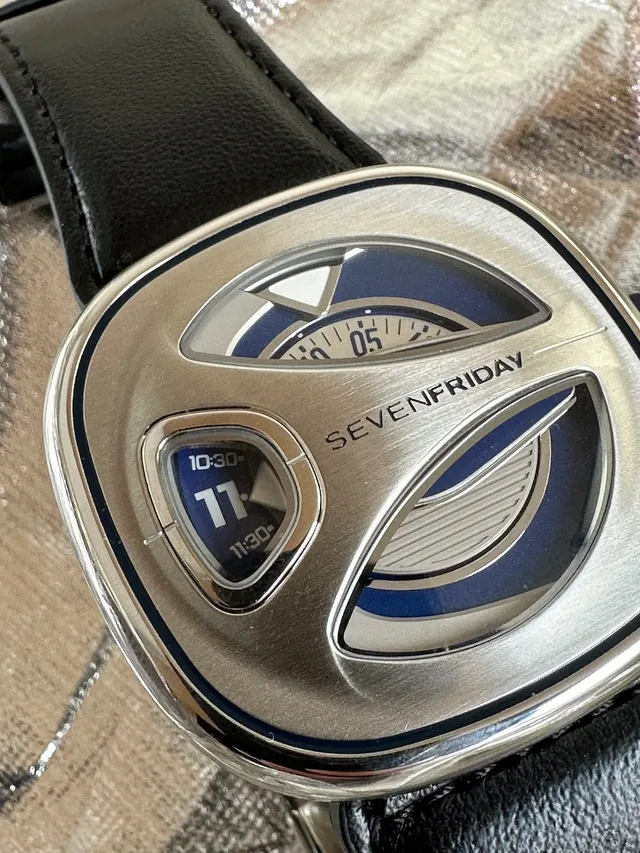 SevenFriday ME Blue dial