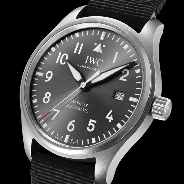 WT_IWC_Pilots-Watch-Mark-XX-Patrouille-Suisse.png