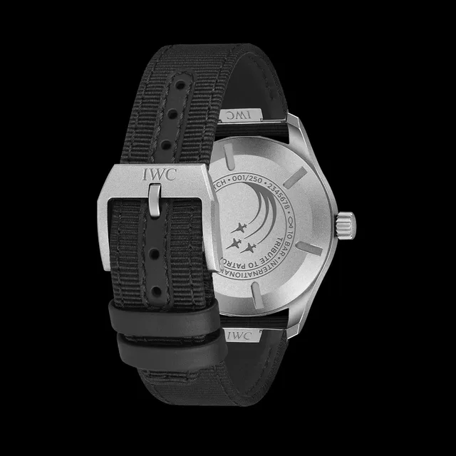 WT_IWC_Pilots-Watch-Mark-XX-Patrouille-Suisse__.png