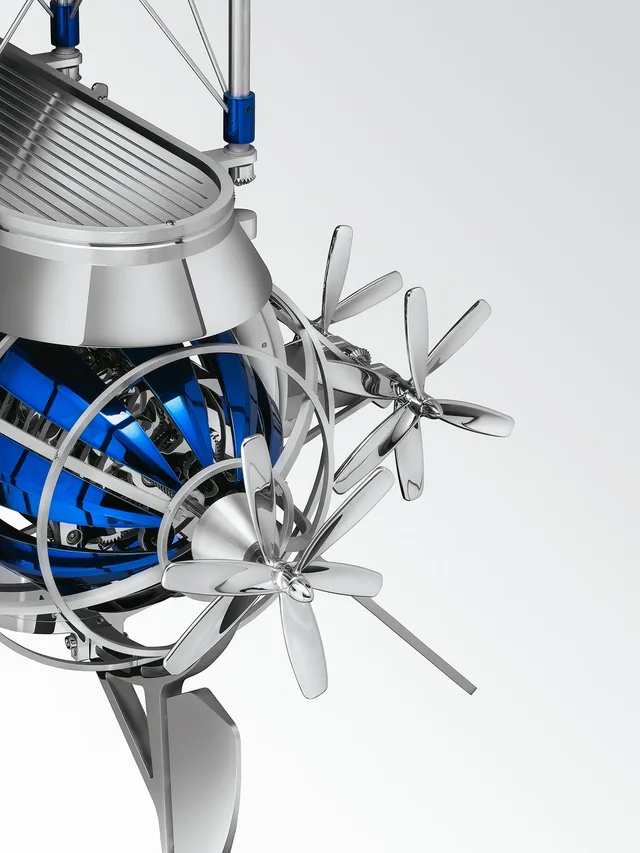 WT_MBandF_L-Epee_Co-Creation_Albatross_Lifestyle_Closeup_2_Lres