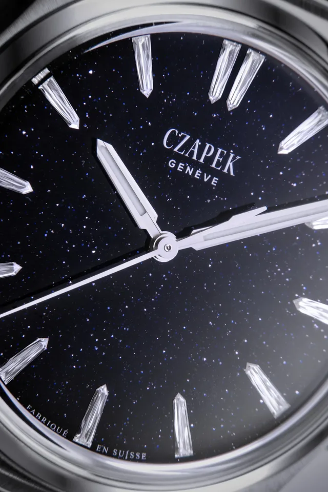 Czapek_Antarctique_Flying-Diamonds_Close-up_2