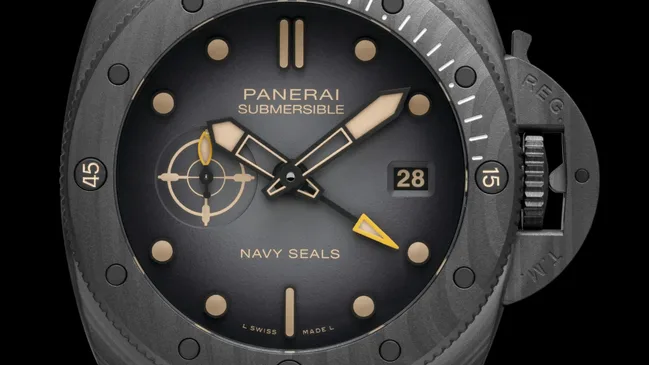 PAM01513_FRONT_C