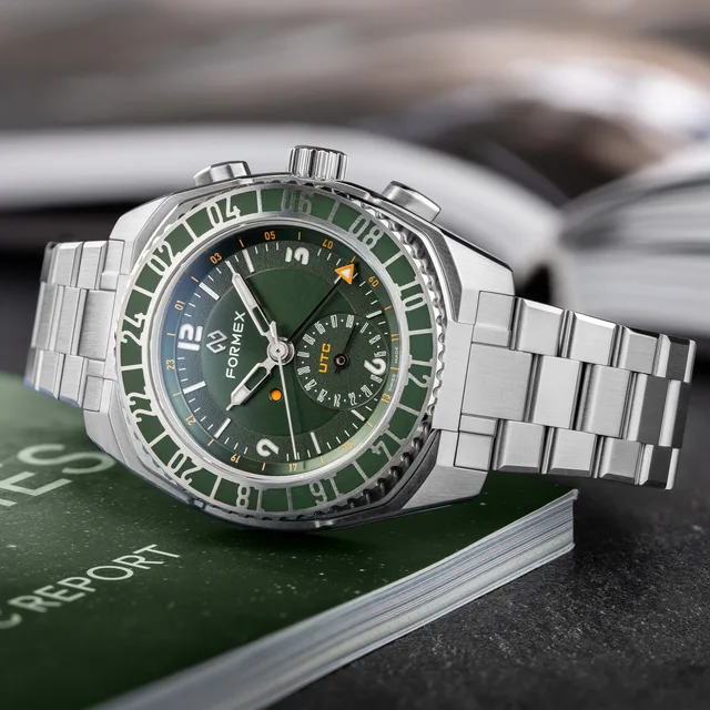 houten.vorm effect WEATHERING クランチブースター Formex Takes to the Skies with a Practical GMT Pilot's Watch