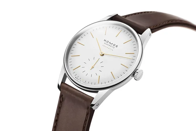 06_NOMOSGlashuette_0397_Orion_neomatik_dore_3543x2362px