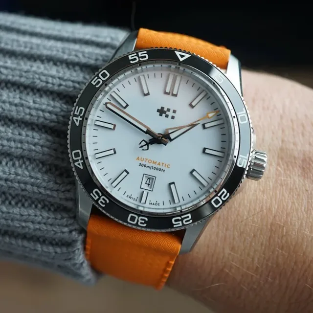 Christopher-Ward-C60-Trident-Pro-300-3