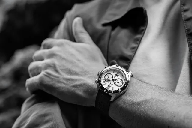 Digital-1-37-23-03-80-33_SeaQ_Chrono_Lifestyle33_1735_bw