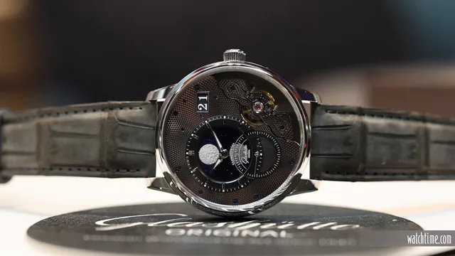 Glashuette_Original_PanoLunarInverse_Frontal_1_NY_2024