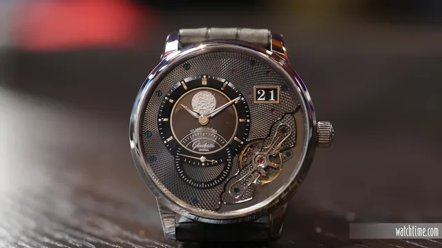 Glashuette_Original_PanoLunarInverse_Frontal_2_NY_2024