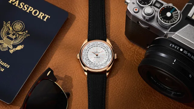 Heritage-Worldtimer_00-10805-03-13-01_Mood-01-1