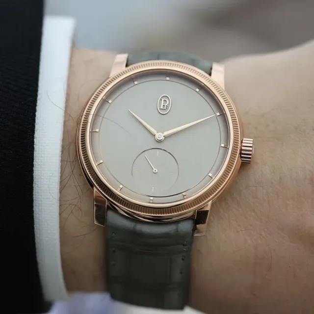 Parmigiani_Fleurier_Toric_Petite_Seconde_RG_Wrist_Geneva_2024
