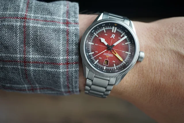 RZE Fortitude GMT - 1