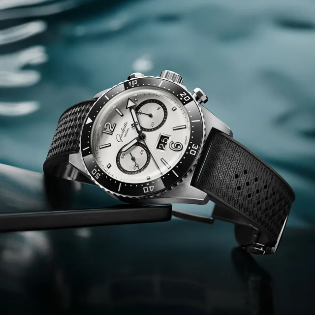 square-Digital-1-37-23-03-80-33_SeaQ_Chrono_ZB_silver_KB_black_Mood_RGB-1