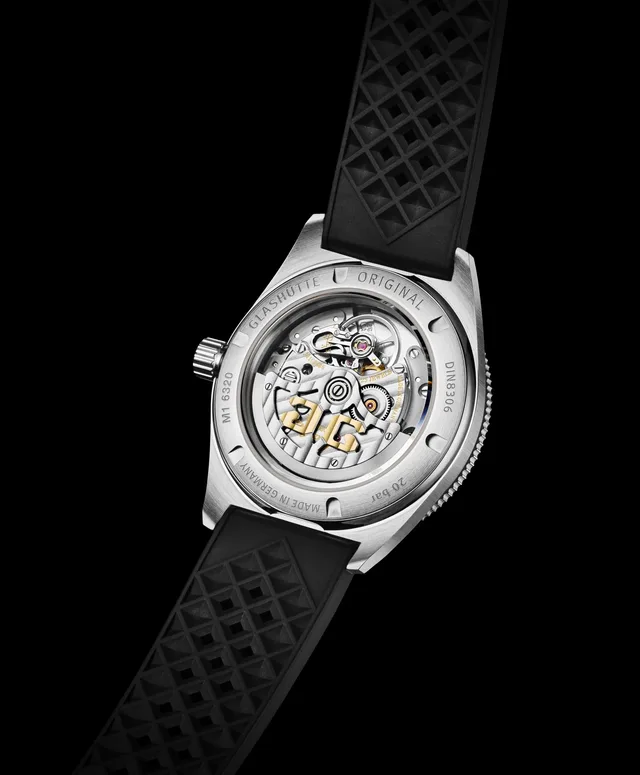 Glashuette_Original_SeaQ_Movement_Sapphire_Crystal_Case_Back