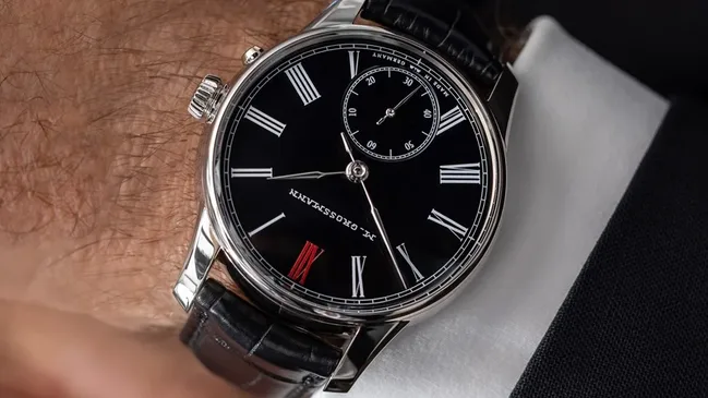 Grossmann_Benu_Weisgold_Emaile_Wrist