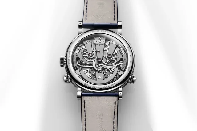 Breguet_22_7077BBGY9XV_lifestyle_High_resolution__300_dpi___JPG__16192