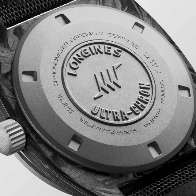 Longines_Ultra-Chron_Carbon_Back