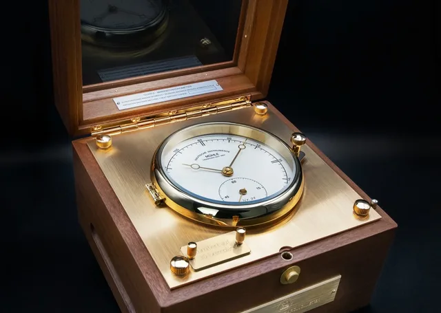 Muehle_Glashuette_Quarz-Marinechronometer_Edition_1994_1-scaled-1