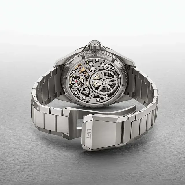 Oris_ProPilot_X_Year-of-the-Snake_Rueckansicht