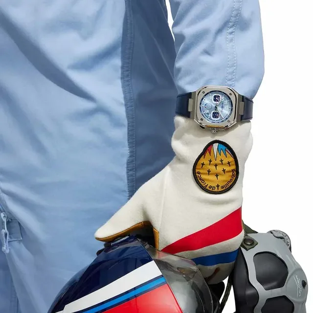 Bell_Ross_BR-05_Chrono_Patrouille_de_France_Lifestyle