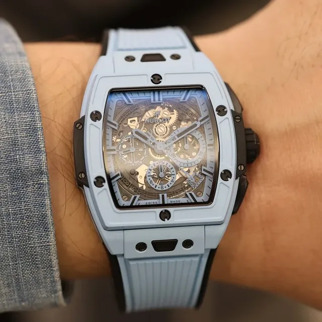 Hublot_Spirit_of_Big_Bang_Chronograph_2025_Blue_Wrist_ZRH
