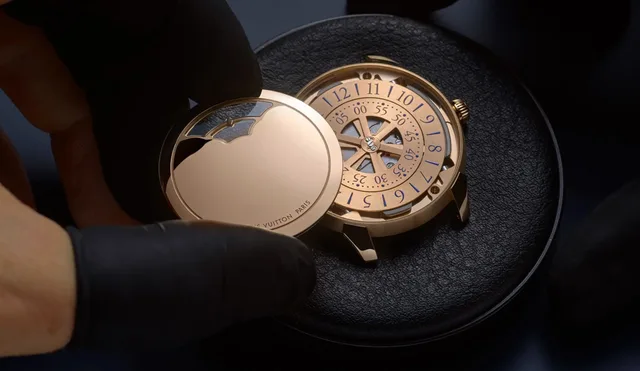 Louis-Vuitton-Tambour-Convergence_still