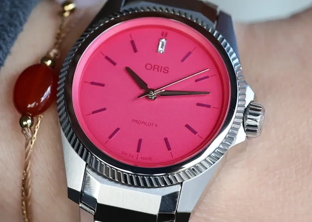 Oris_ProPilot_X_Miss_Piggy_Frontal_Featured_3_ZRH_2025