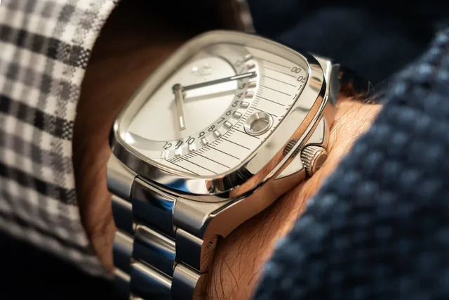 Xeric-Timeline-Retrograde-Review-Zen-Love-5