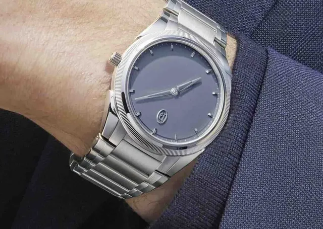 parmigiani_tonda_pf_microrotor_40mm_limitededi_lifestyle