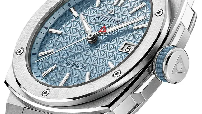 Alpina_AL-525LB3AE6B_Alpiner_Extreme_Automatic_Side_PNG