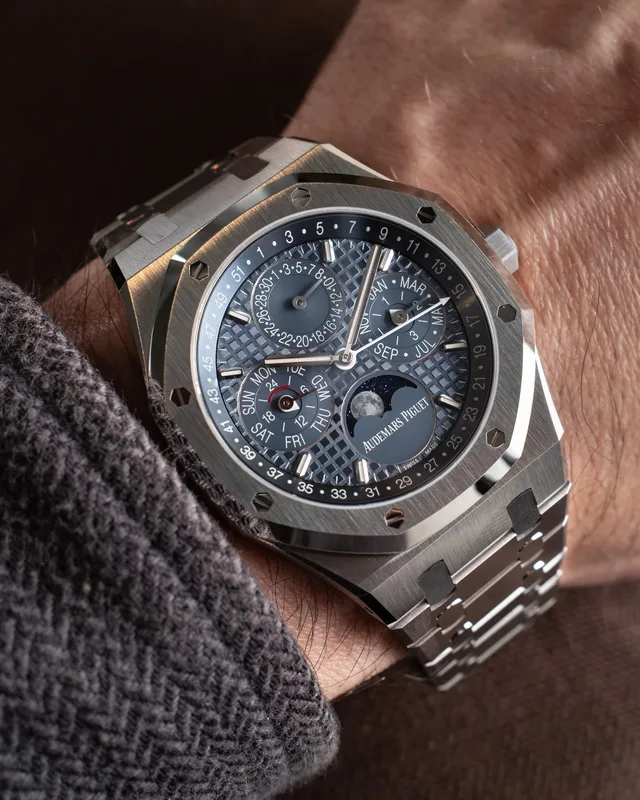 Audemars-Piguet-Royal-Oak-Selfwinding-Perpetual-Calendar-2